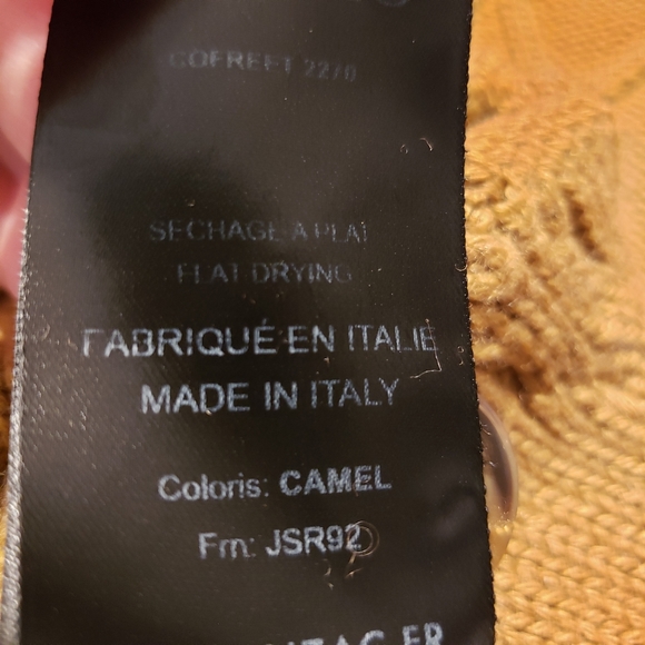 Izac Sweater - Picture 13 of 13